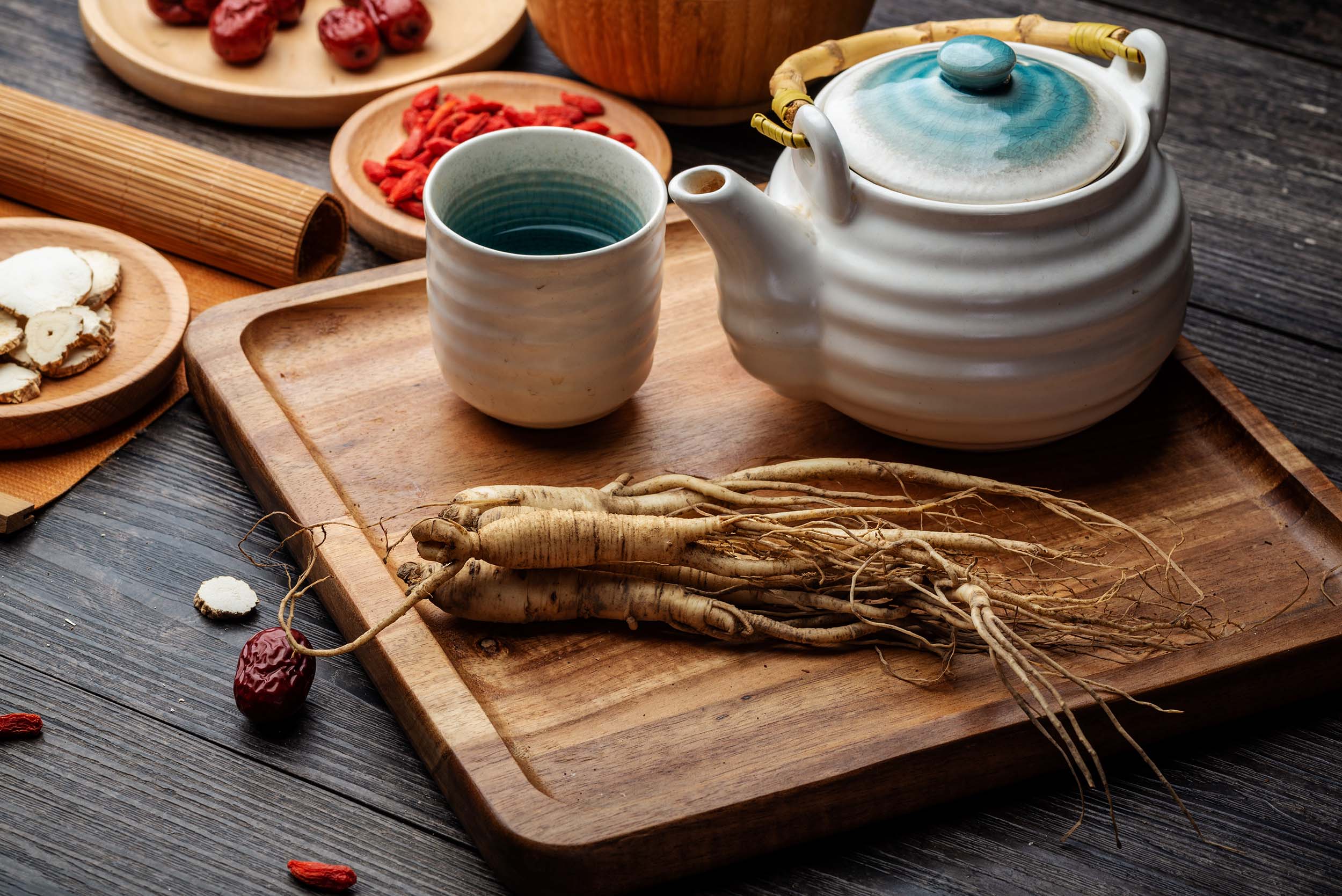 5-year Ontario ginseng roots with tea showing final benefits potency and long term wellness support